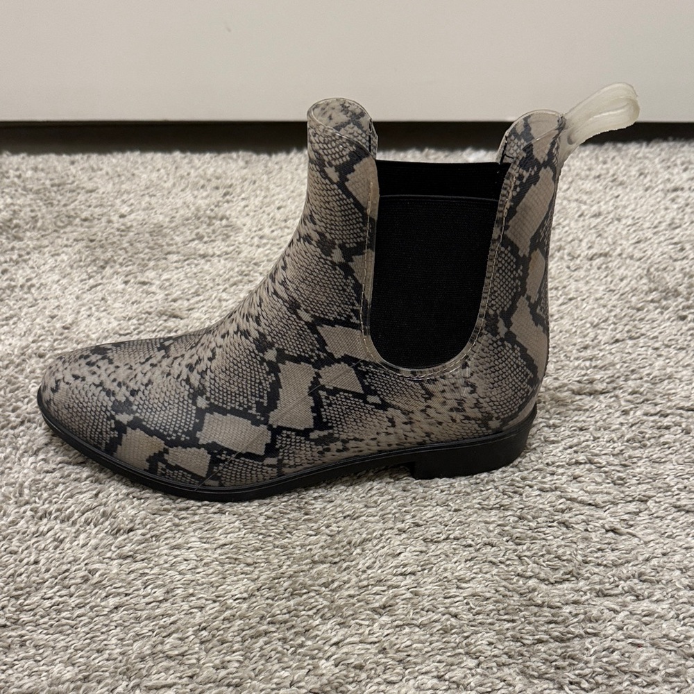 Joe Fresh Snakeskin Pattern Ankle Boots